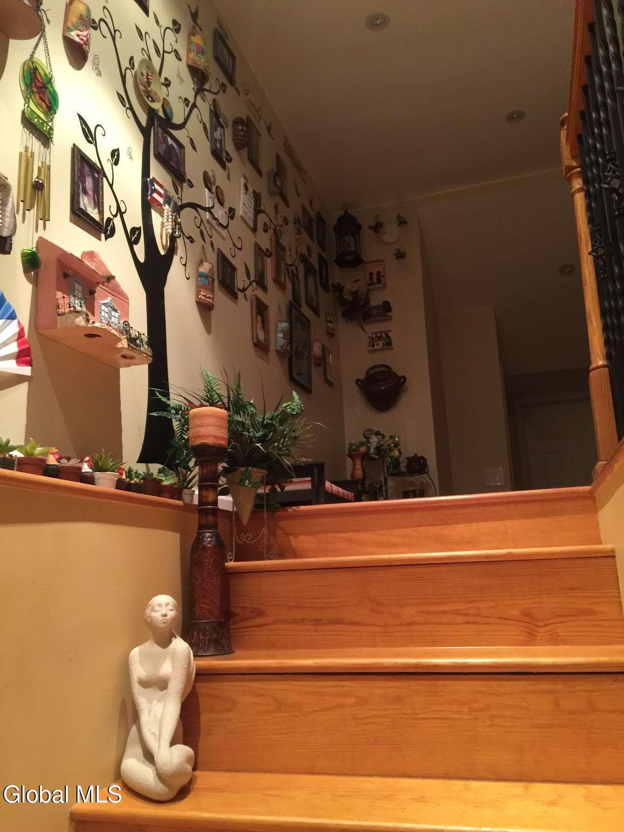 40 Northampton Road Amsterdam, NY 12010 - Photo 8 of 9 8