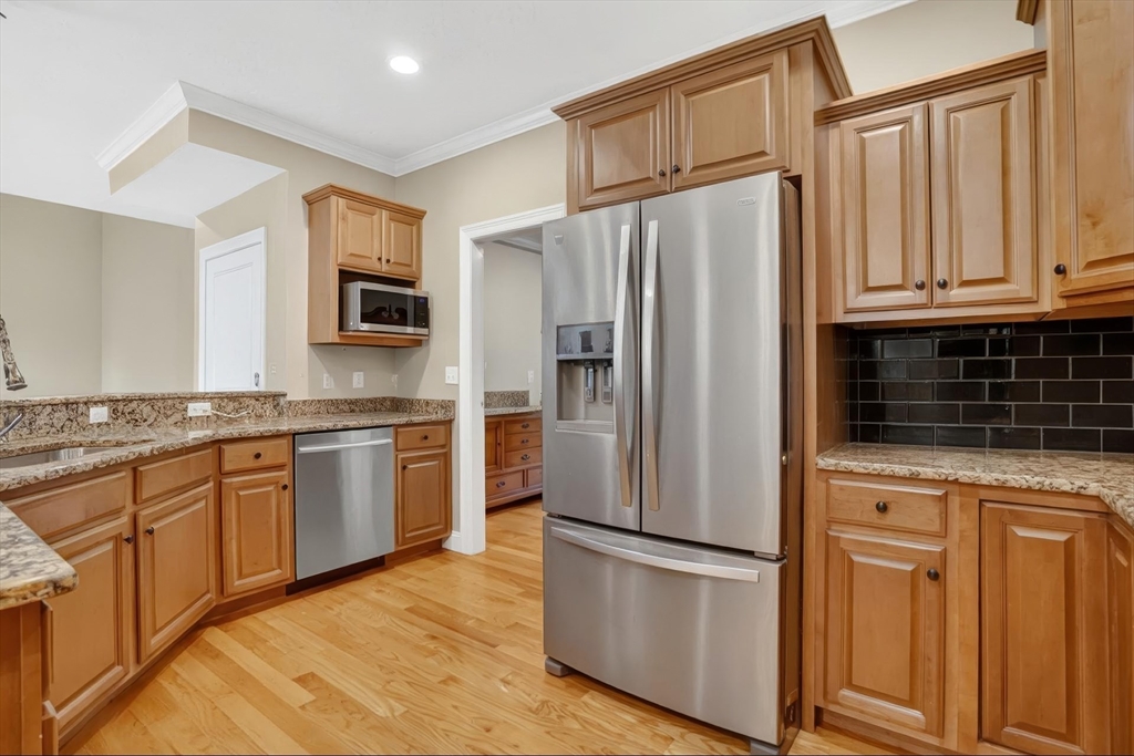 32 Bissonnette Circle Southampton, MA 01073 - Photo 5 of 38