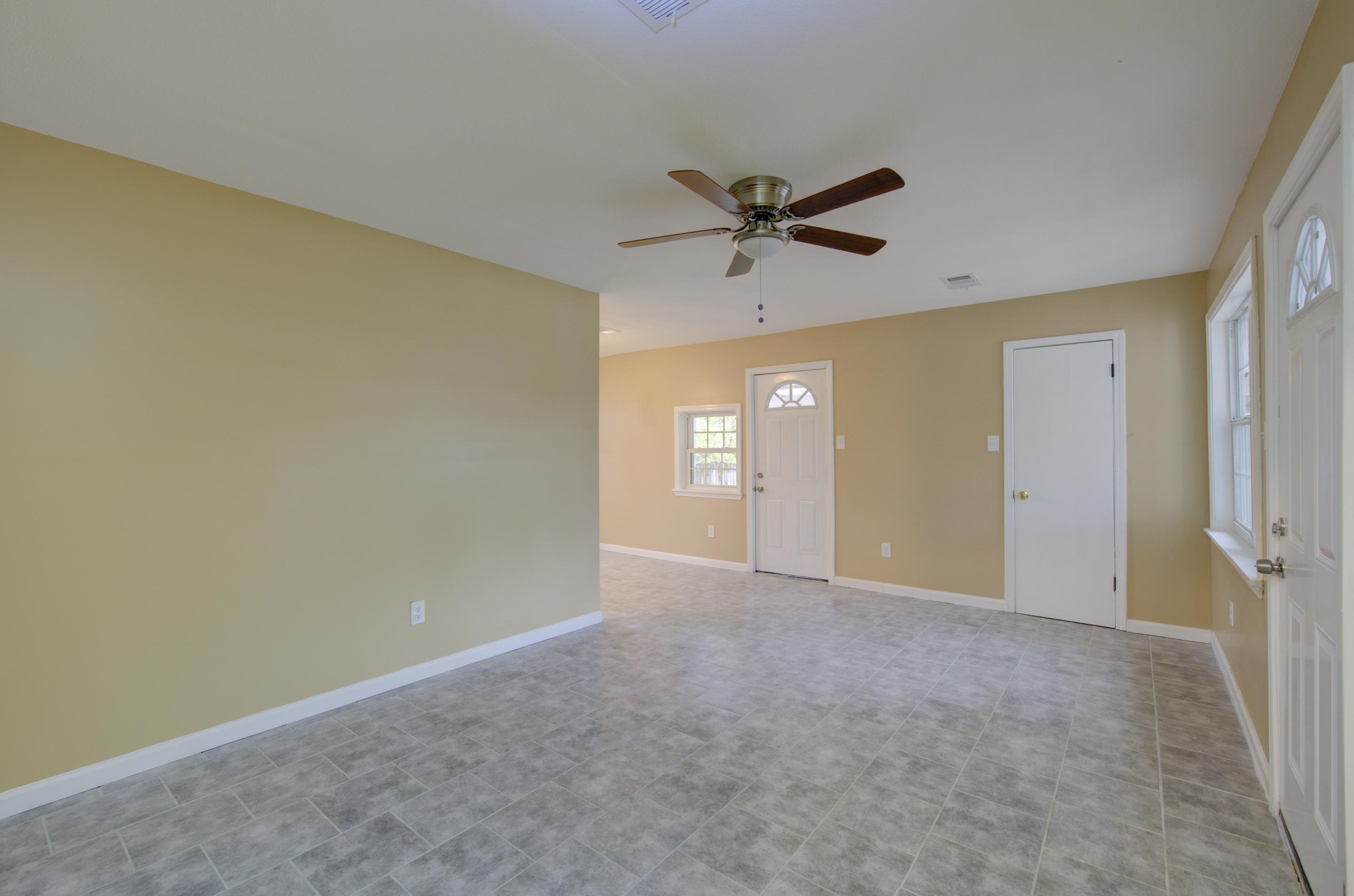 5546 Millbranch Road Memphis, TN 38116 - Photo 4 of 24 a view of an empty room