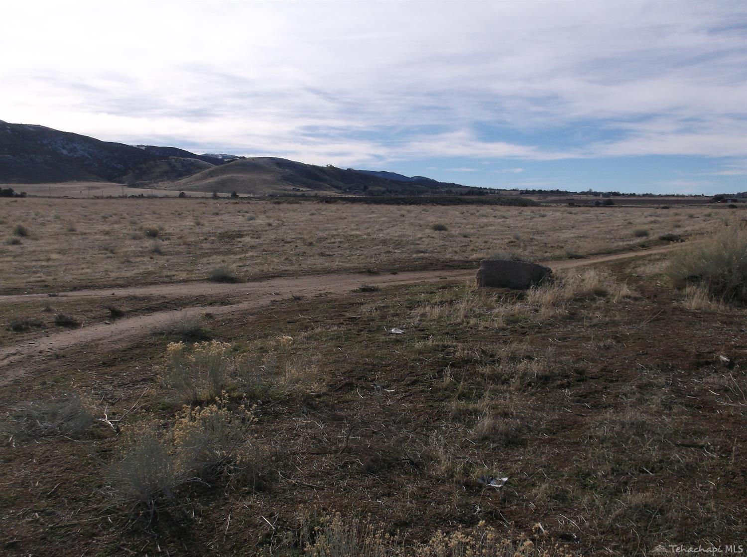 0 Pinon Street Tehachapi, CA 93561 - Photo 12 of 35 Looking toward the mountains in the distance