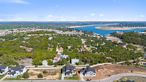 $1,399,998 | 924 Bristol Crk Bend, Lakeway, TX 78738