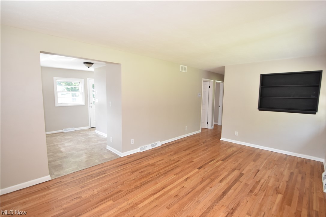 1789 Mathews Road Youngstown, OH 44514 - Photo 3 of 18 Gallery Image 3