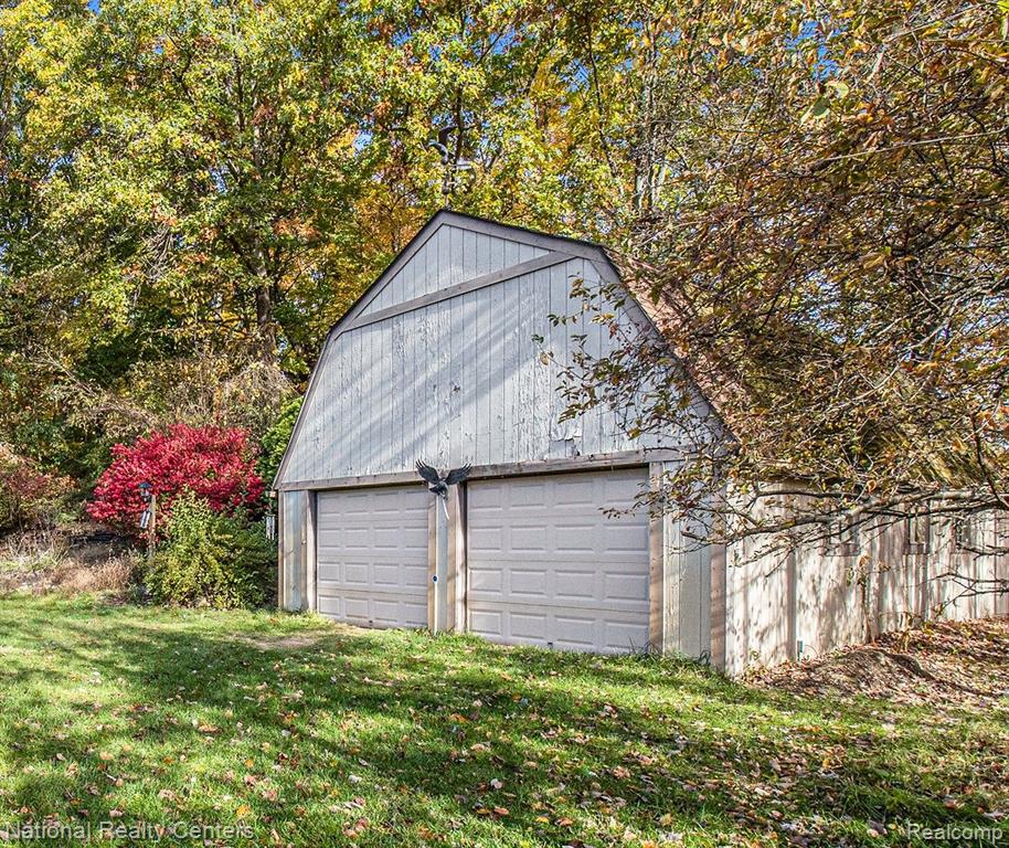 2437 Swarthout Road Pinckney, MI 48169 - Photo 24 of 30