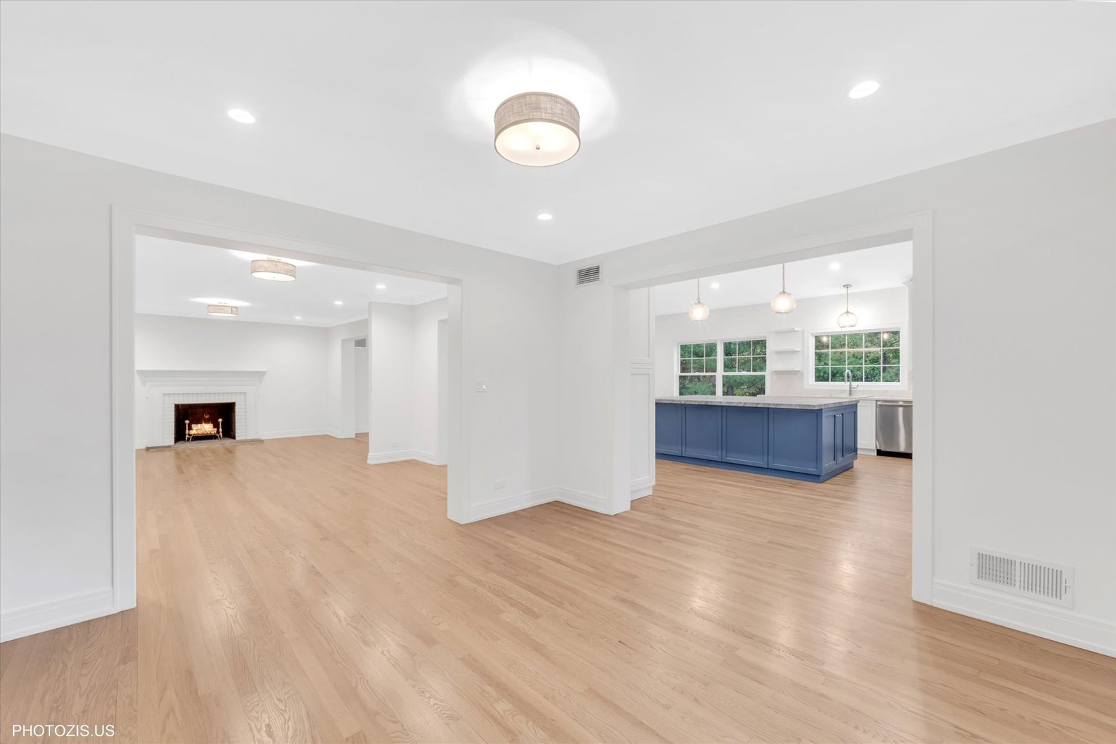 707 Brierhill Road Deerfield, IL 60015 - Photo 12 of 48