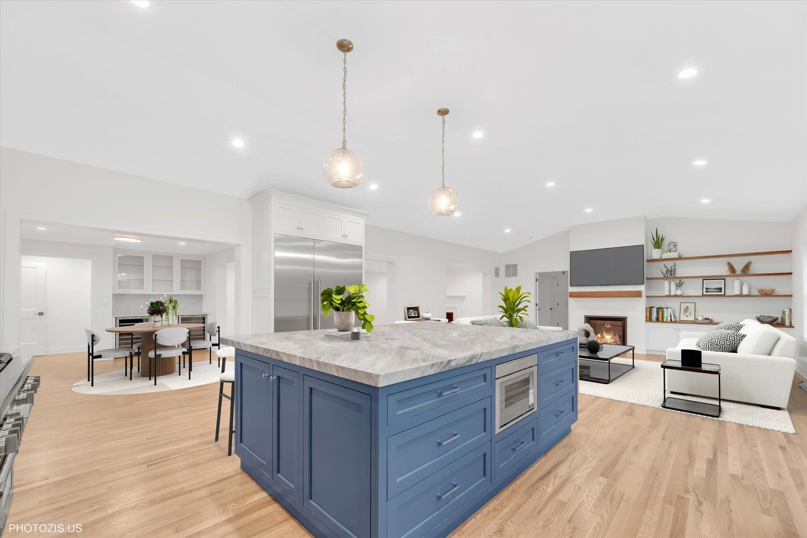 707 Brierhill Road Deerfield, IL 60015 - Photo 2 of 48