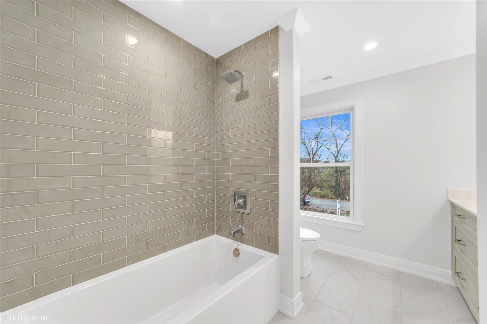 707 Brierhill Road Deerfield, IL 60015 - Photo 26 of 48