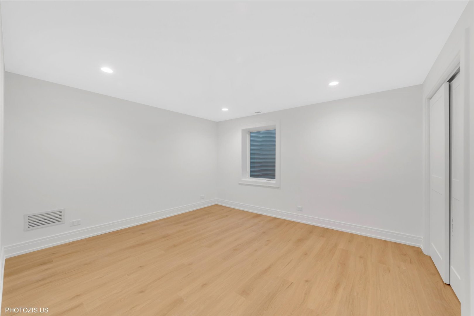 707 Brierhill Road Deerfield, IL 60015 - Photo 38 of 48