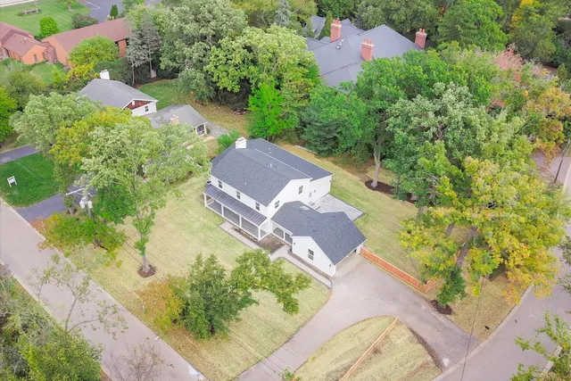 $2,299,000 | 707 Brierhill Road, Deerfield, IL 60015