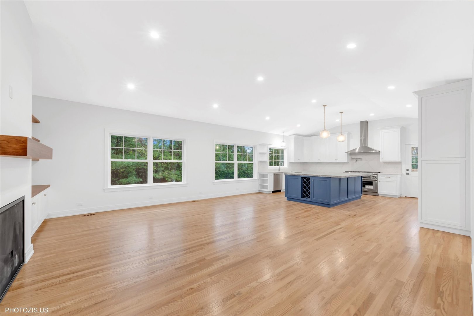 707 Brierhill Road Deerfield, IL 60015 - Photo 9 of 48