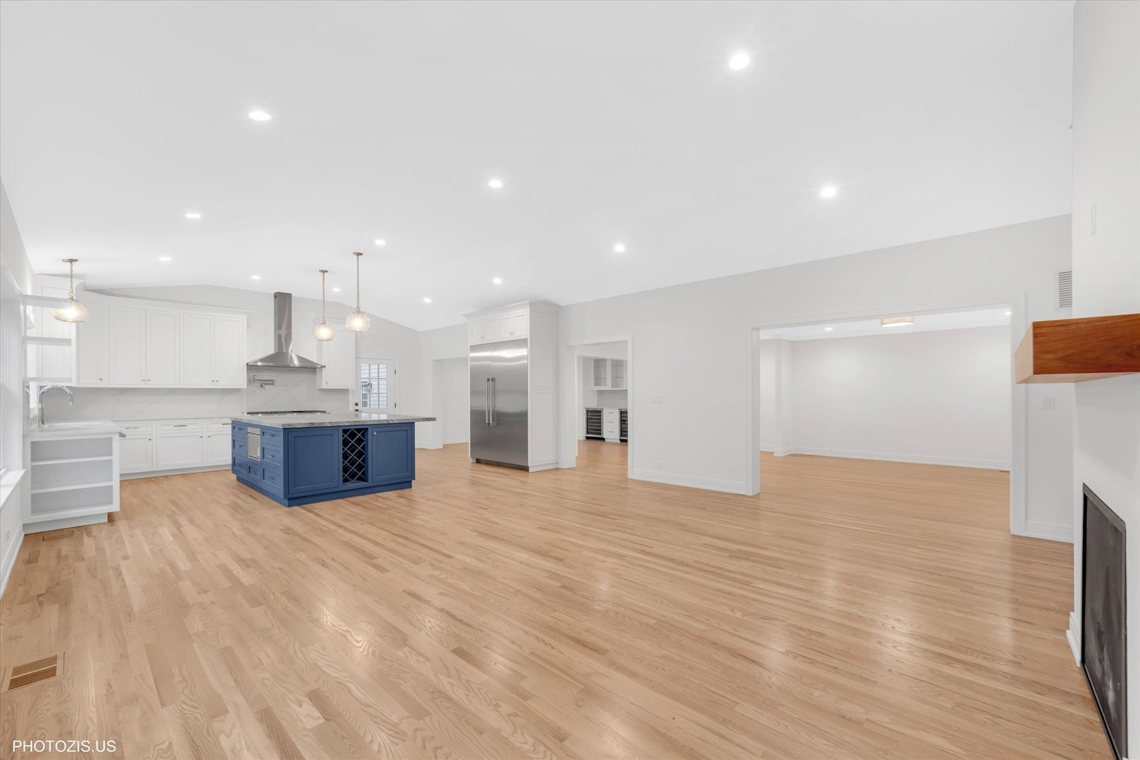 707 Brierhill Road Deerfield, IL 60015 - Photo 10 of 48