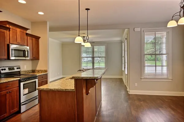 $2,400 | 214 East South Street, Collierville, TN 38017