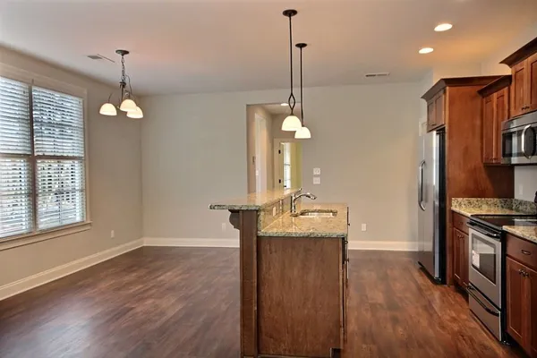 $2,400 | 214 East South Street, Collierville, TN 38017