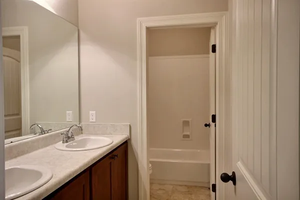 $2,400 | 214 East South Street, Collierville, TN 38017