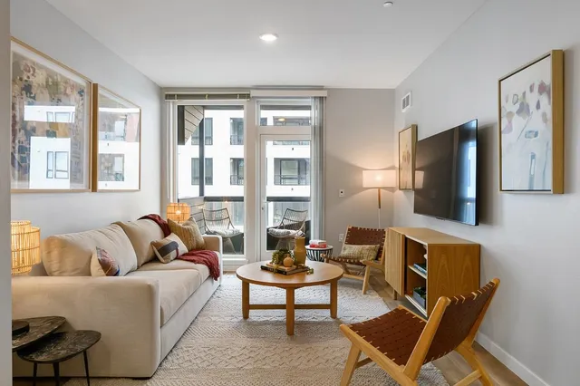 $377,400 | 260 Brooklyn Basin Way, Unit 441, Oakland, CA 94606