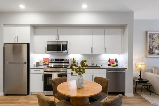 $377,400 | 260 Brooklyn Basin Way, Unit 441, Oakland, CA 94606