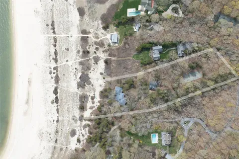 $4,000,000 | 1480 Old Wood Path, Southold, NY 11971