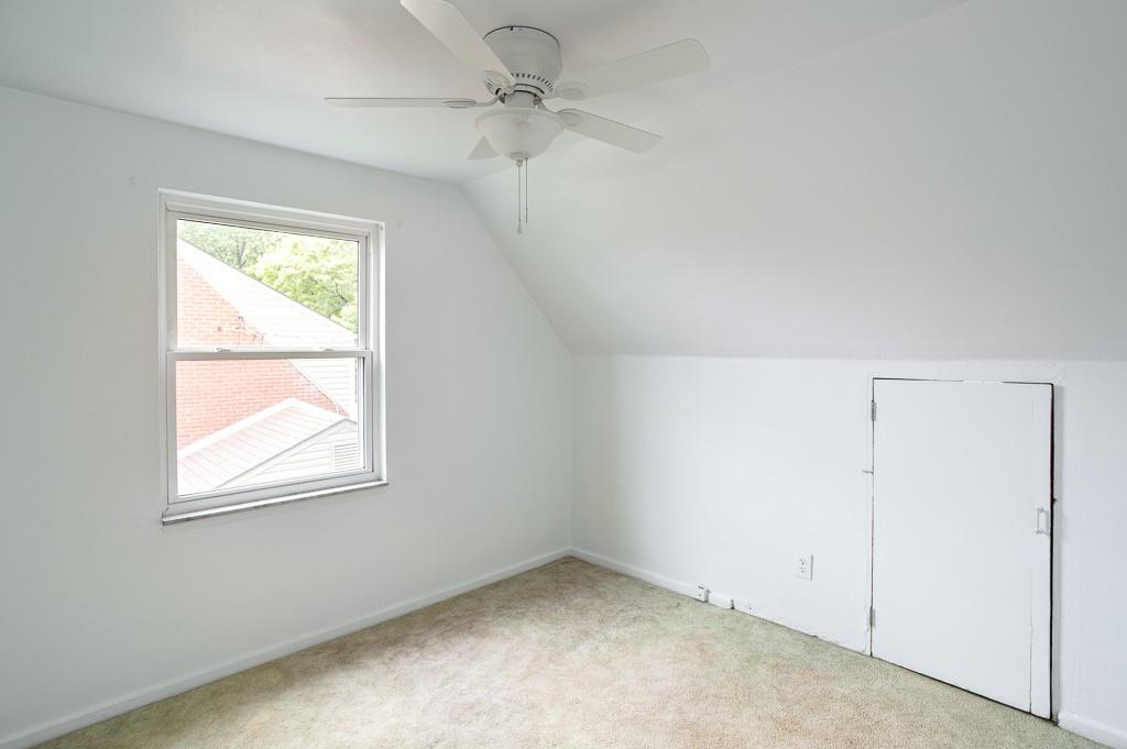533 Highview Road Pittsburgh, PA 15234 - Photo 11 of 22 an empty room with a window