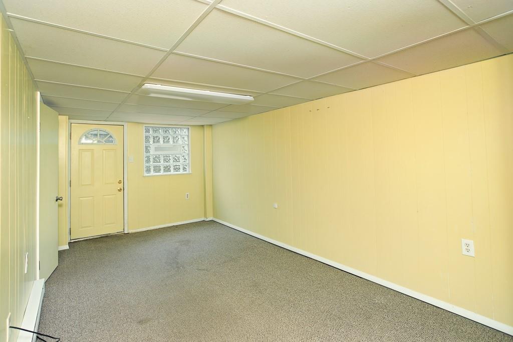 533 Highview Road Pittsburgh, PA 15234 - Photo 14 of 22 a view of empty room