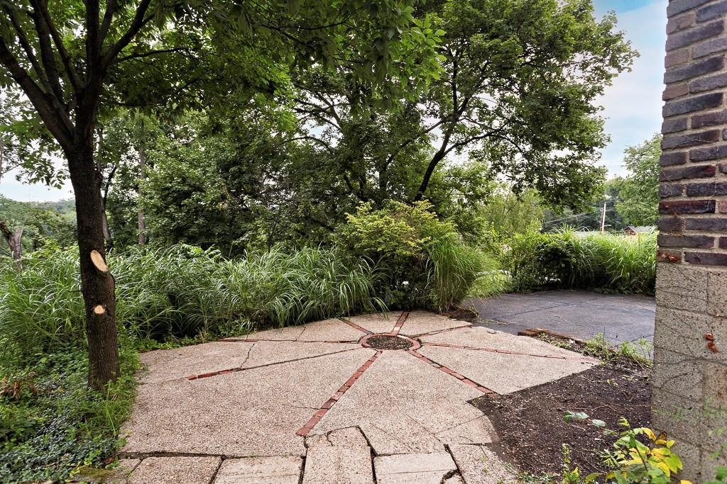533 Highview Road Pittsburgh, PA 15234 - Photo 18 of 22 a view of an outdoor space and yard
