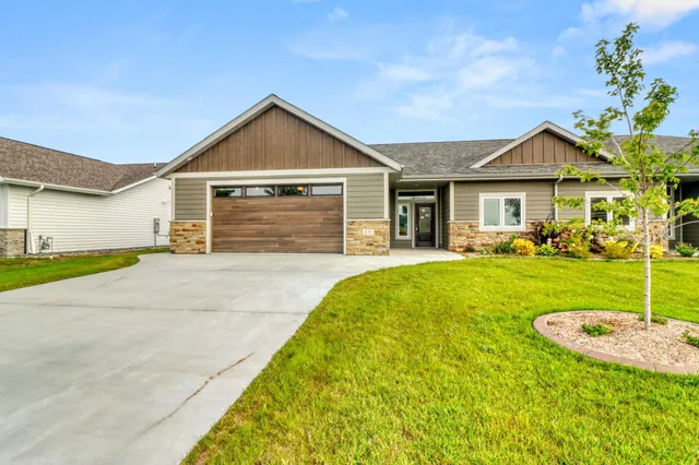 $479,000 | 830 Lake Forest Circle, Detroit Lakes, MN 56501