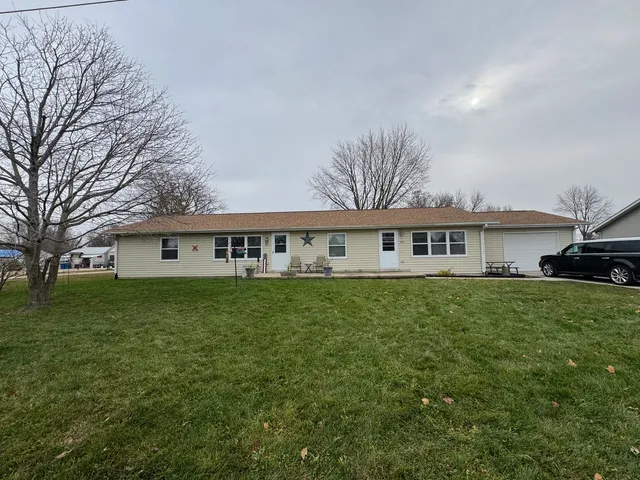 $1,100 | 303 West Pieronnet Street, Unit 303305, Amboy, IL 61310
