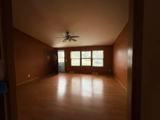 $1,100 | 303 West Pieronnet Street, Unit 303305, Amboy, IL 61310