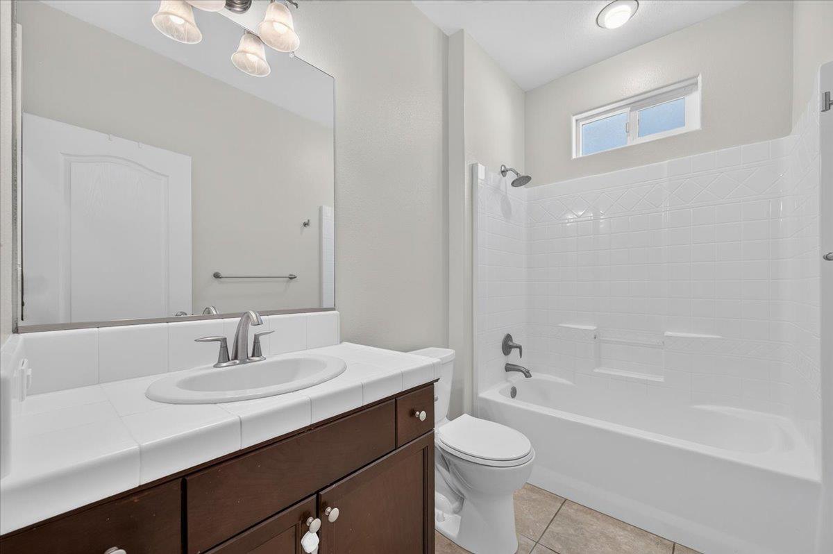3532 Hampton Way Clovis, CA 93619 - Photo 5 of 24