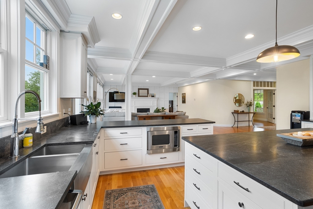 81 Hanover Road Carlisle, MA 01741 - Photo 8 of 42 Gallery Image 8