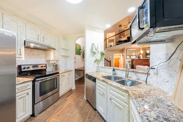 $289,900 | 9400 Doliver Drive, Unit 36, Houston, TX 77063