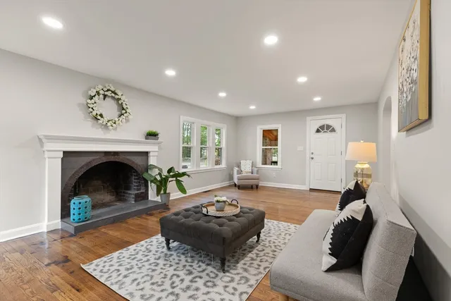 $789,500 | 129-a-b Maple Avenue, Shrewsbury, MA 01545