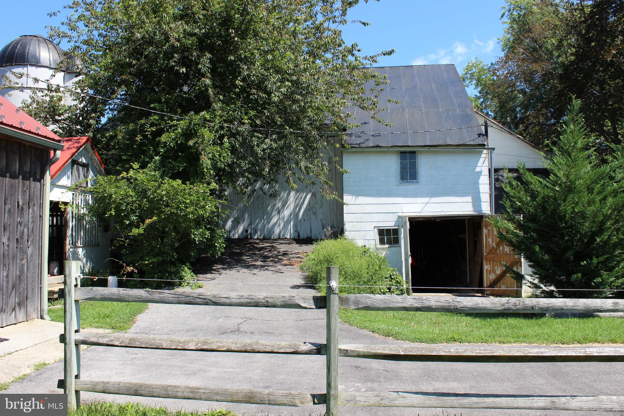 1294 Carlisle Road Aspers, PA 17304 - Photo 15 of 125 Bank Barn