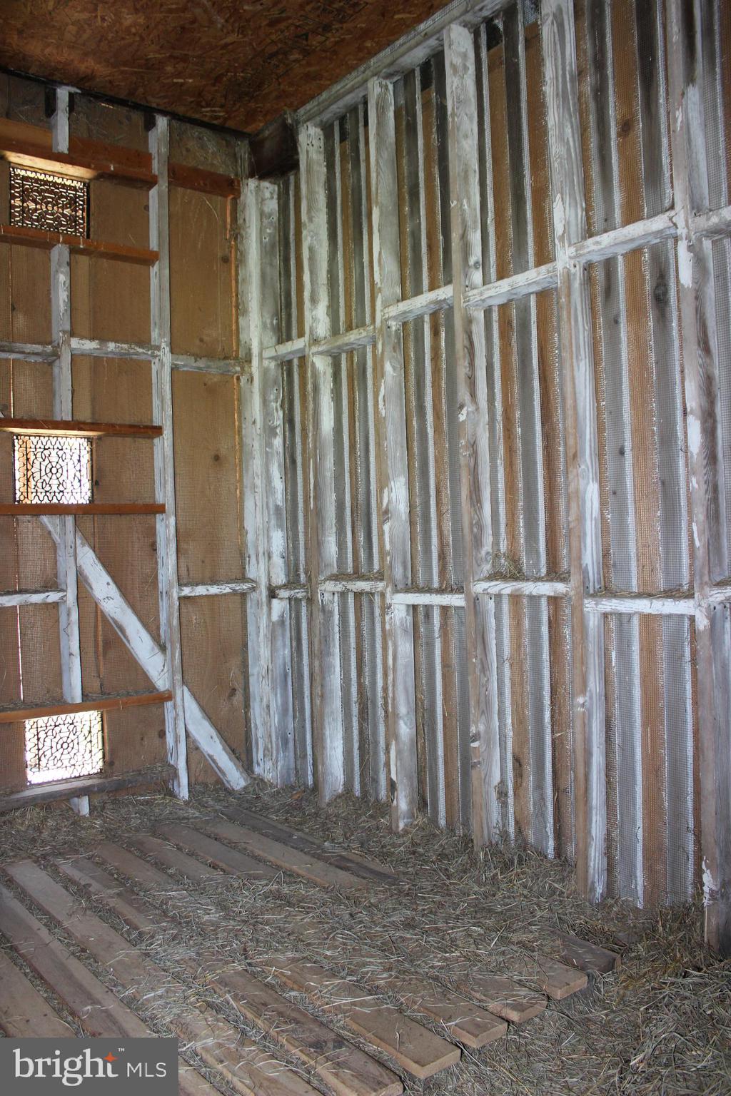 1294 Carlisle Road Aspers, PA 17304 - Photo 30 of 125 Stable Hay Storage