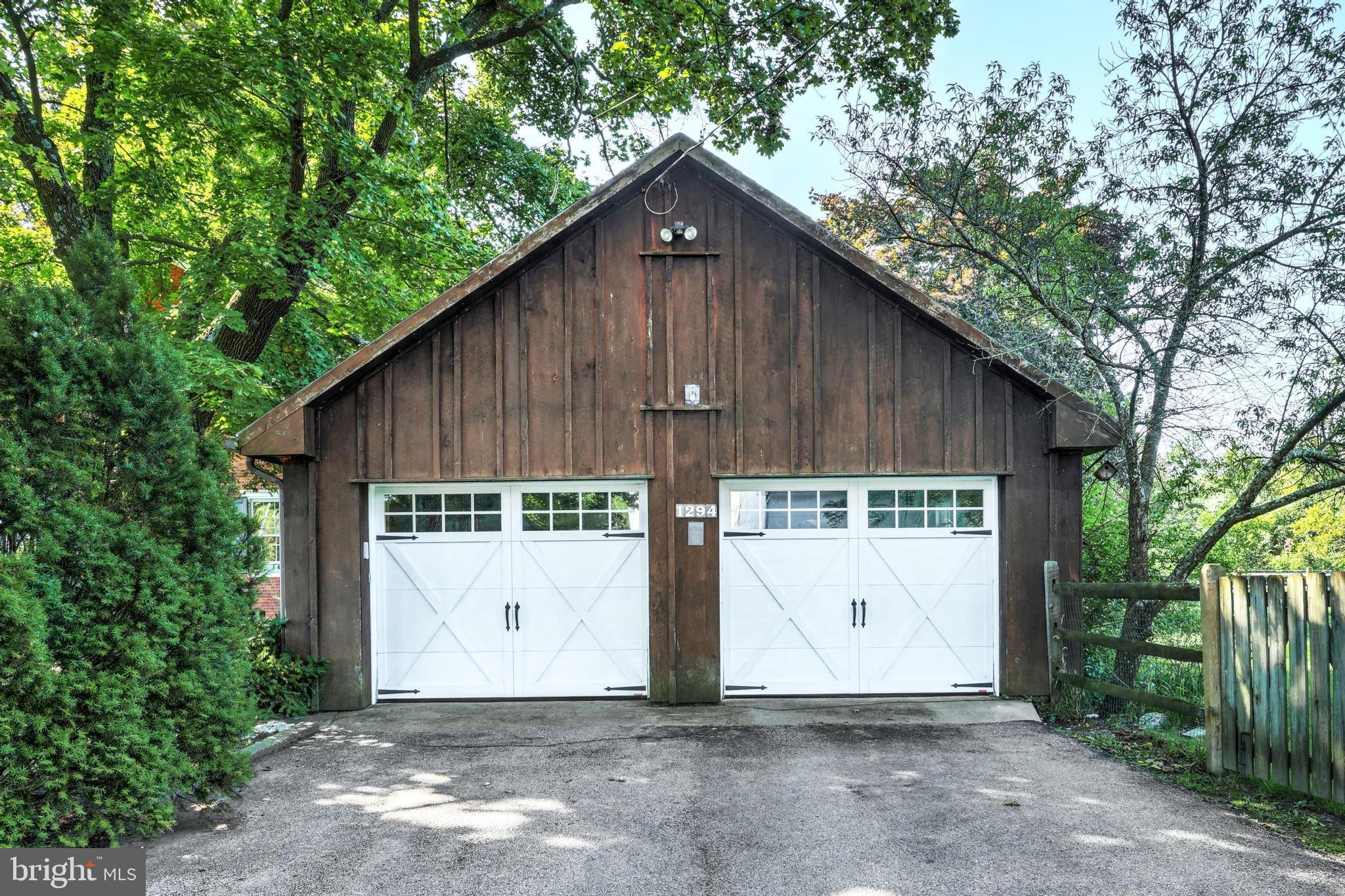 1294 Carlisle Road Aspers, PA 17304 - Photo 43 of 125 2 car garage