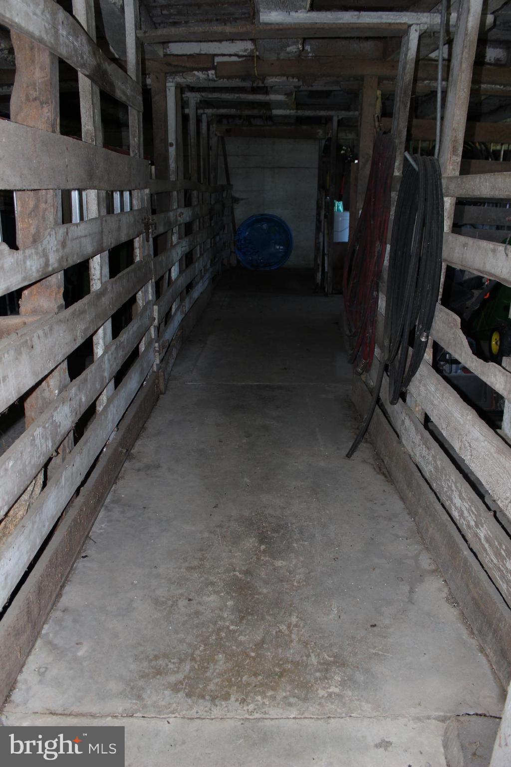 1294 Carlisle Road Aspers, PA 17304 - Photo 7 of 125 Bank Barn