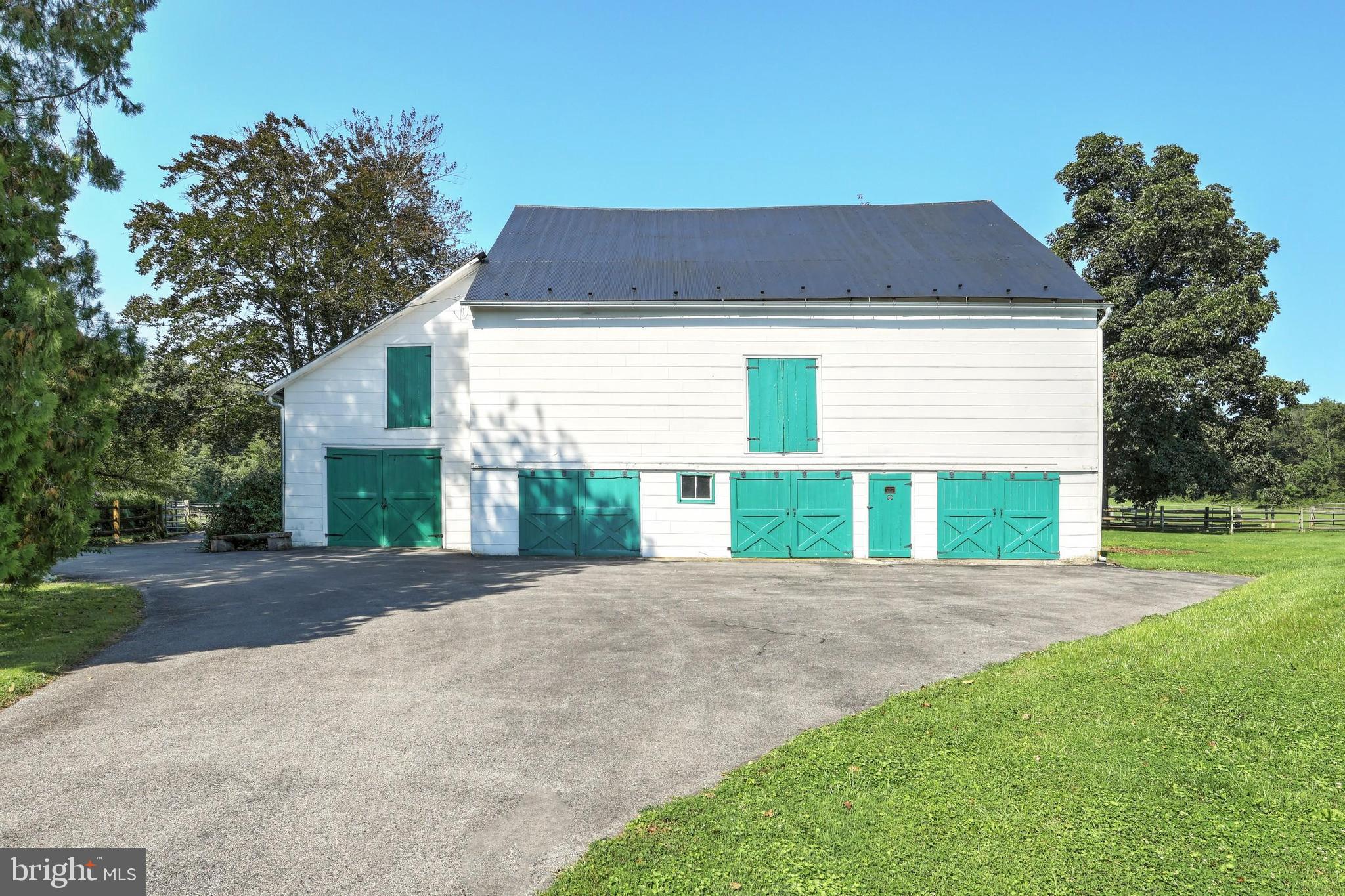 1294 Carlisle Road Aspers, PA 17304 - Photo 96 of 125 Bank Barn
