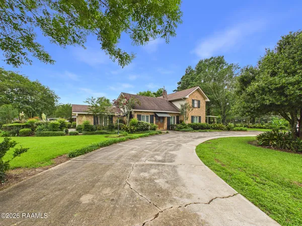 $2,500 | 100 Oak Coulee Drive, Lafayette, LA 70507