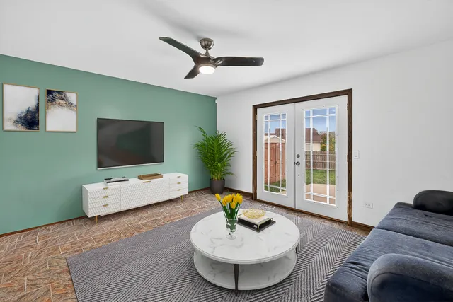 $420,000 | 336 Oak Hill Court, Antioch, IL 60002