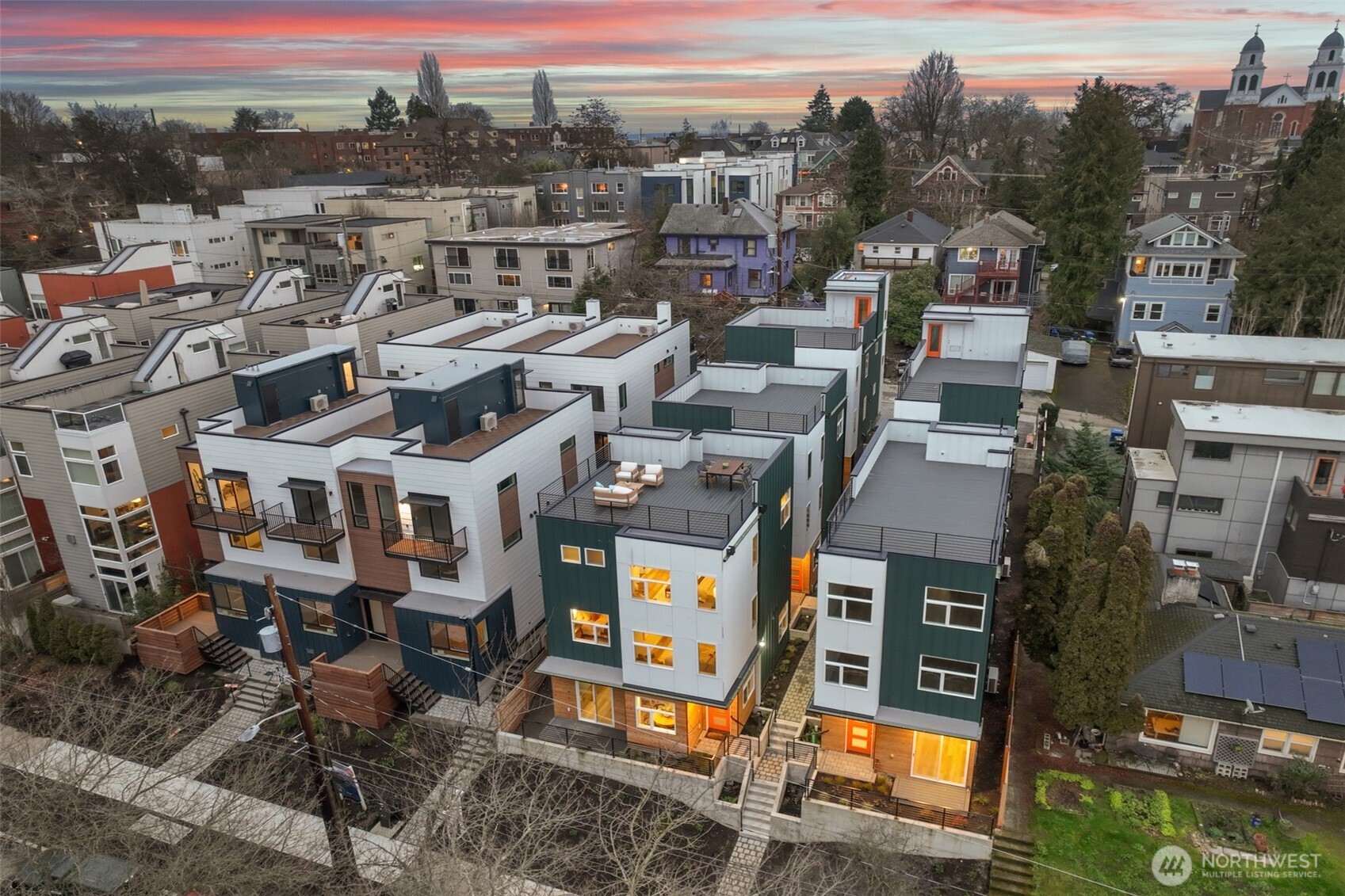 910 15th Avenue Seattle, WA 98122 - Photo 4 of 35 a picture of city view