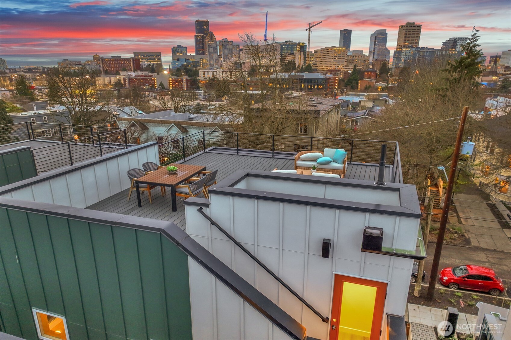 910 15th Avenue Seattle, WA 98122 - Photo 5 of 35 a view of a balcony with sitting area