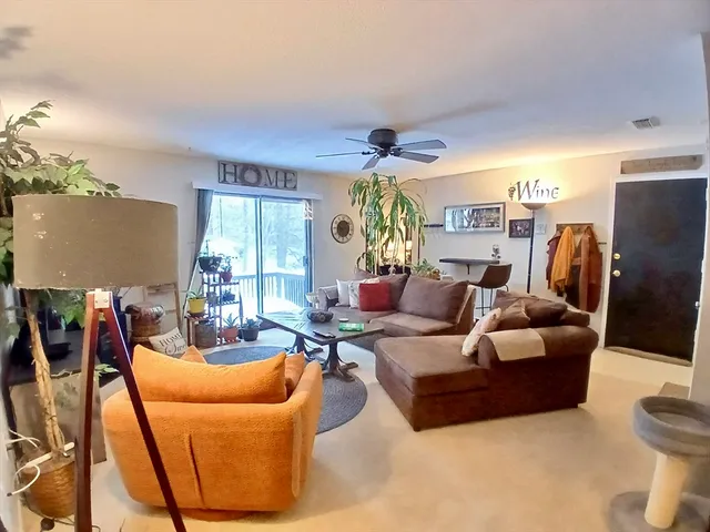 $233,000 | 24 Thayer Pond Drive, Unit 17, Oxford, MA 01537