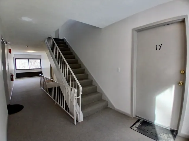 $233,000 | 24 Thayer Pond Drive, Unit 17, Oxford, MA 01537