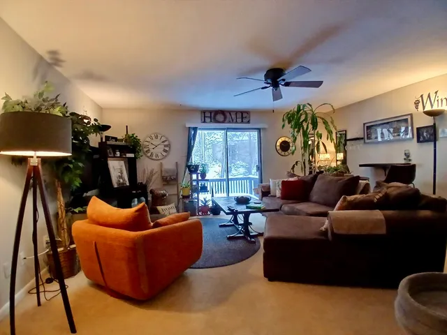 $233,000 | 24 Thayer Pond Drive, Unit 17, Oxford, MA 01537