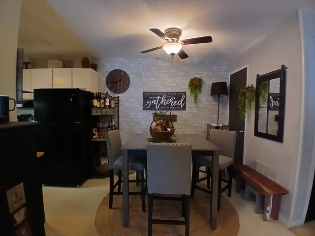 $233,000 | 24 Thayer Pond Drive, Unit 17, Oxford, MA 01537