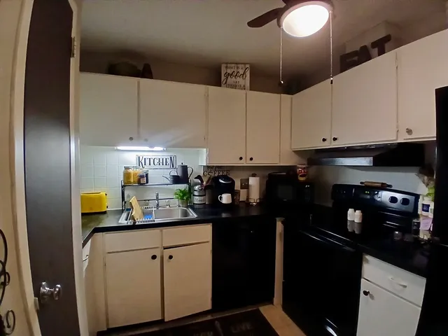 $233,000 | 24 Thayer Pond Drive, Unit 17, Oxford, MA 01537