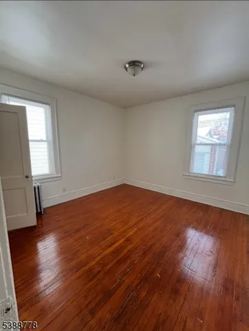 $1,900 | 129 Grumman Avenue, Unit 2, Newark, NJ 07112