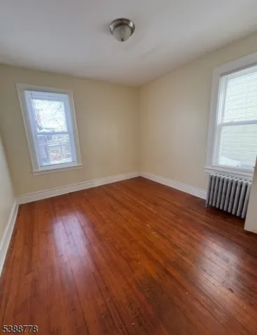 $1,900 | 129 Grumman Avenue, Unit 2, Newark, NJ 07112