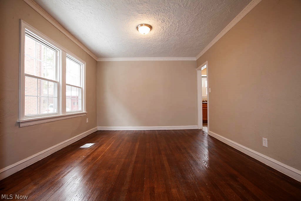 3593 Daleford Road Cleveland, OH 44120 - Photo 3 of 31 Each unit has a formal dining room. Come and bring your decorating ideas!