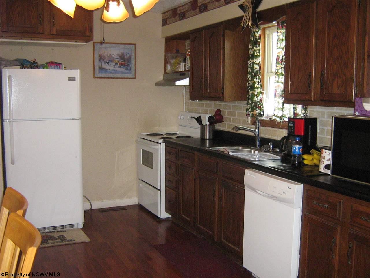 36 Davis Road Morgantown, WV 26508 - Photo 4 of 20 Gallery Image 4