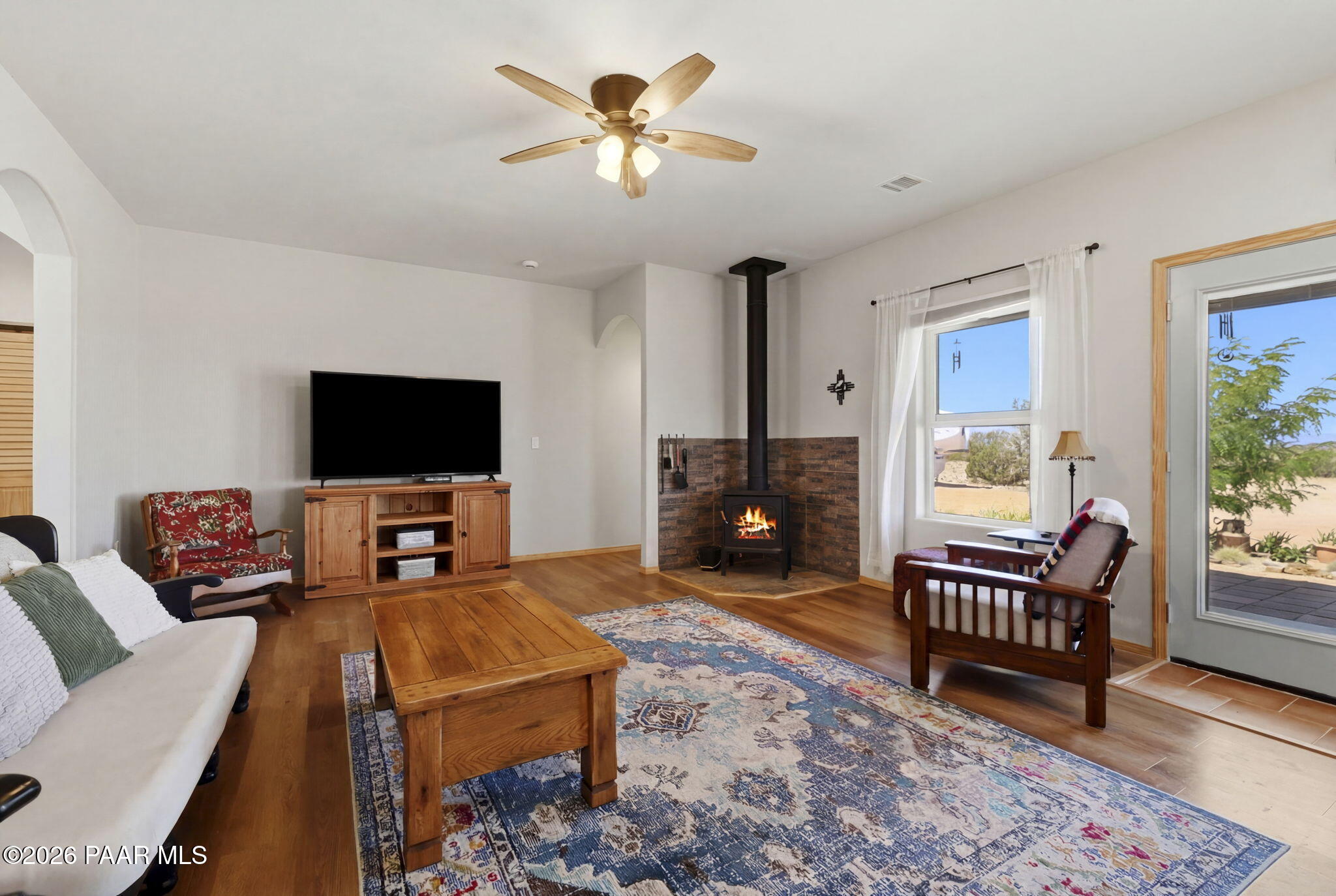 23962 North Headwaters Road Paulden, AZ 86334 - Photo 11 of 43 6-Living Room