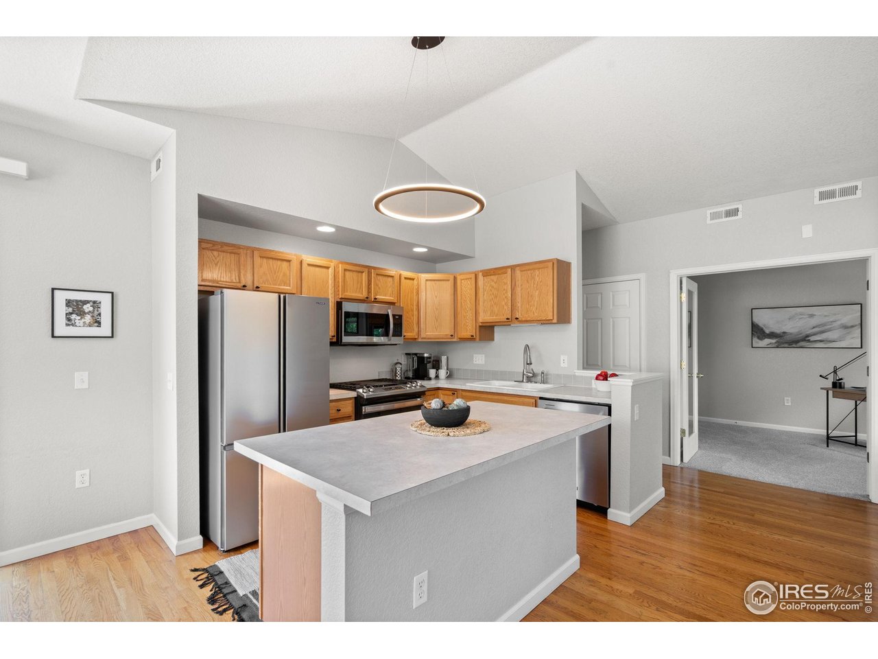 4501 Nelson Road, Unit 2105 Longmont, CO 80503 - Photo 16 of 37 SS Whirlpool gas range/oven new in '22